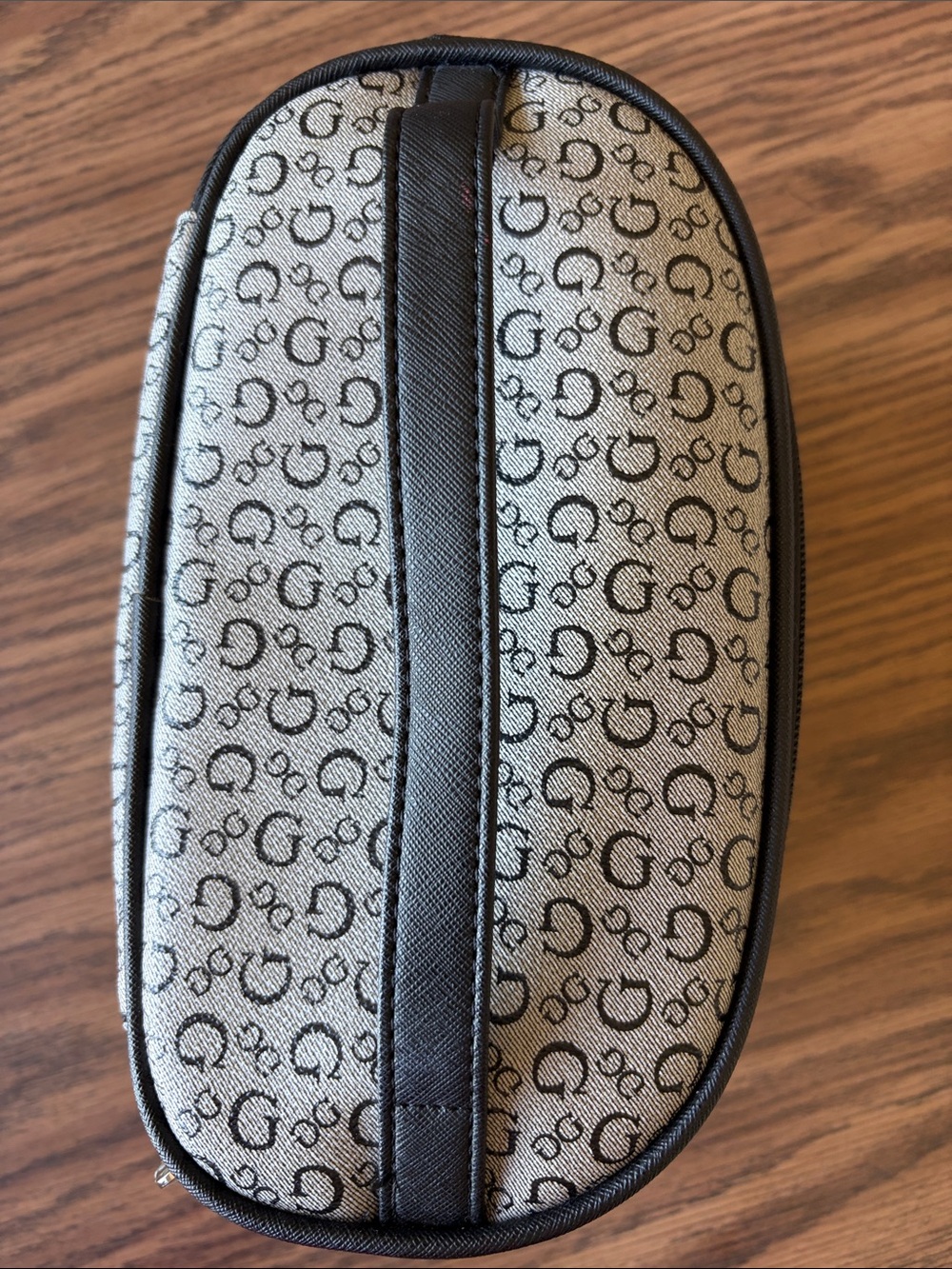 Guess Monogrammed Grey Cosmetics Handbag with Handle, 8x6 - Picture 5 of 7